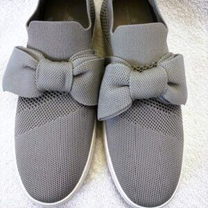 Bandolino Bryce Bow Knit slip on sneakers in "light gray" NWOT Size 8-1/2